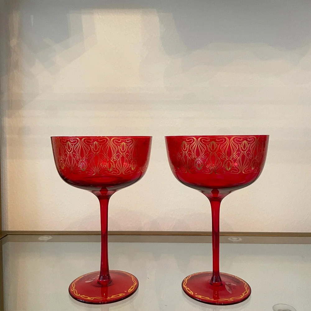 NEIMAN MARCUS Holiday Coupe Glass Set of 4 Red and Gold 6 oz in Gift Box New